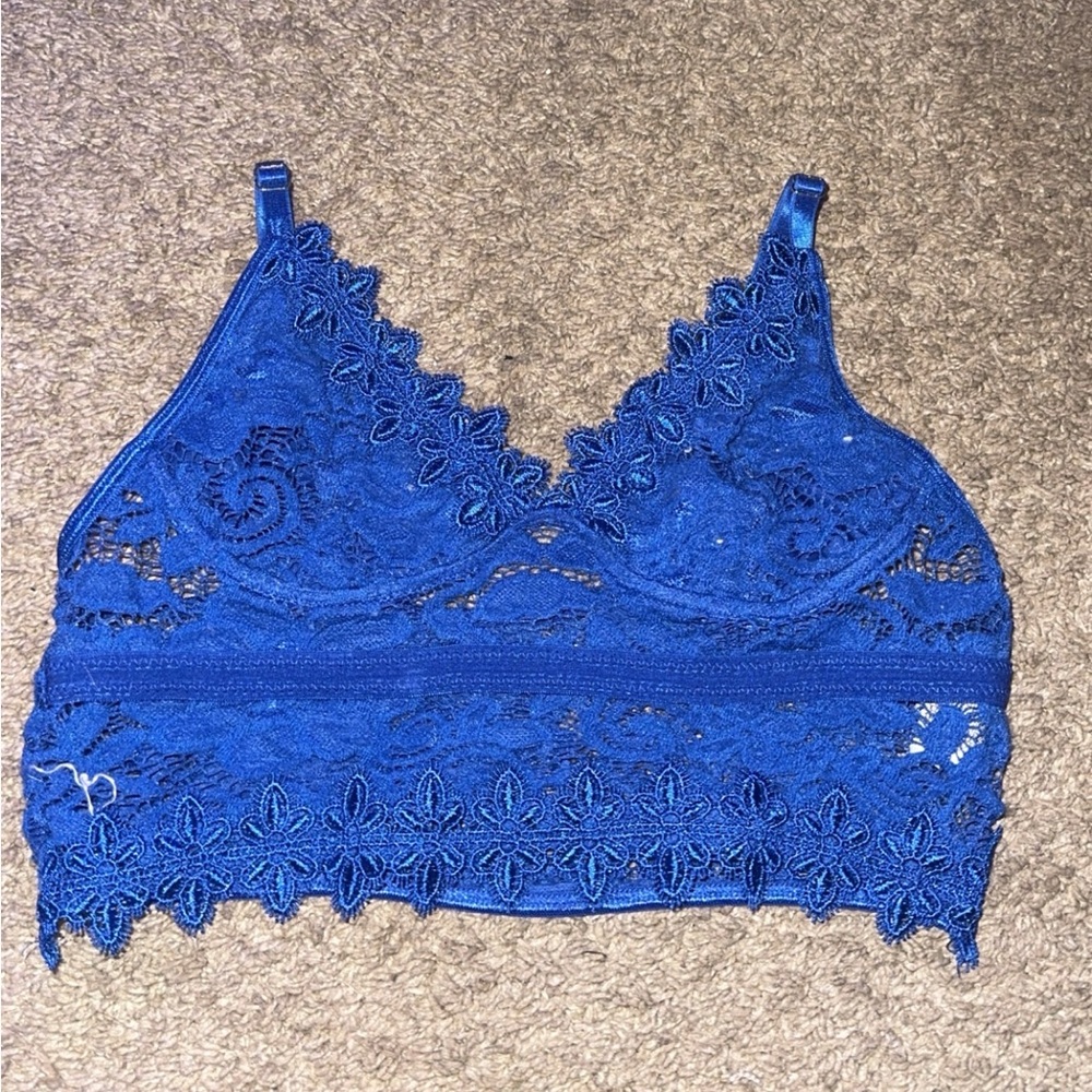 blue laced crop top